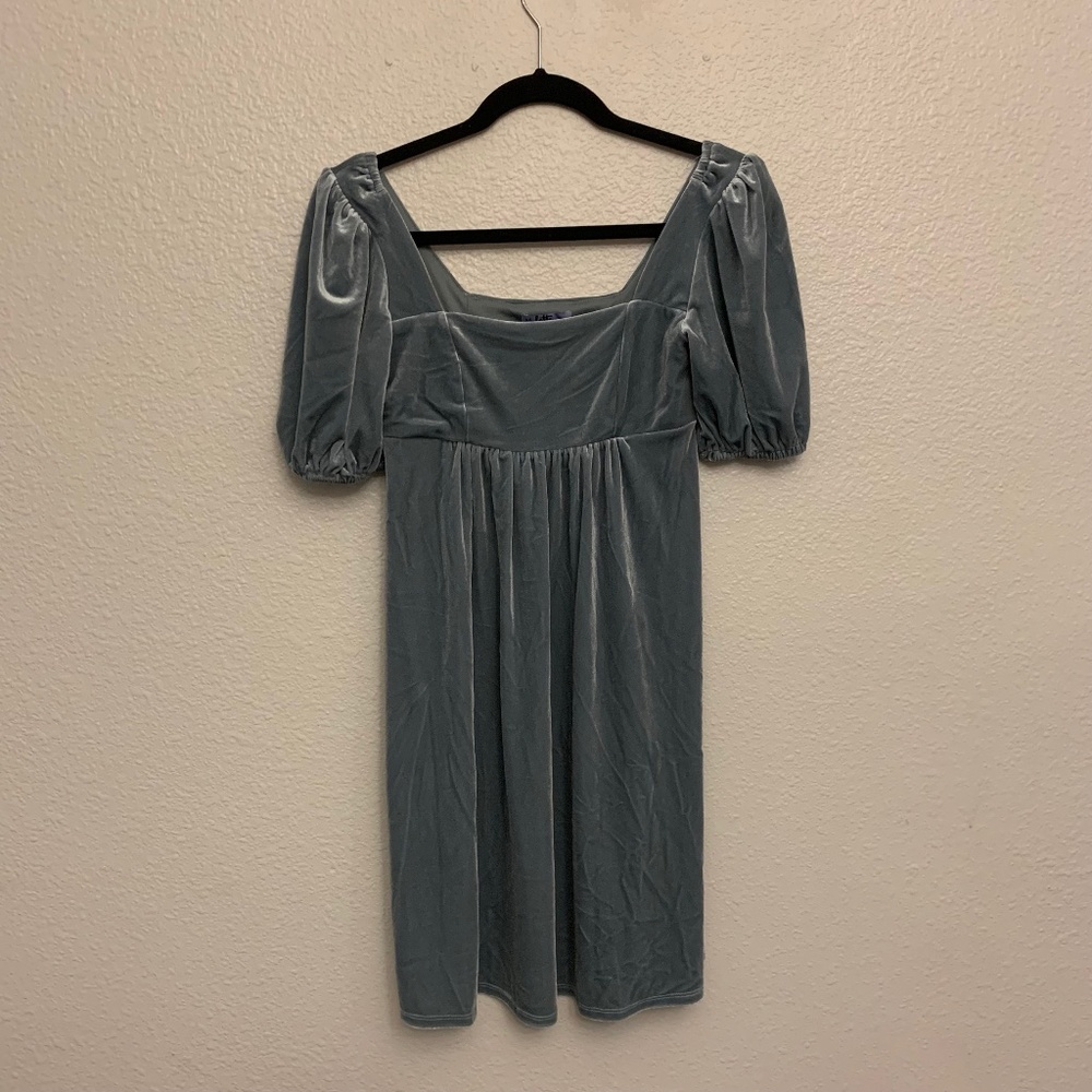 Elegant Blue Velvet Dress - Picture 2 of 6